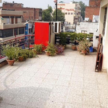 Hotel Atithi Niwas Prayagraj Bagian luar foto