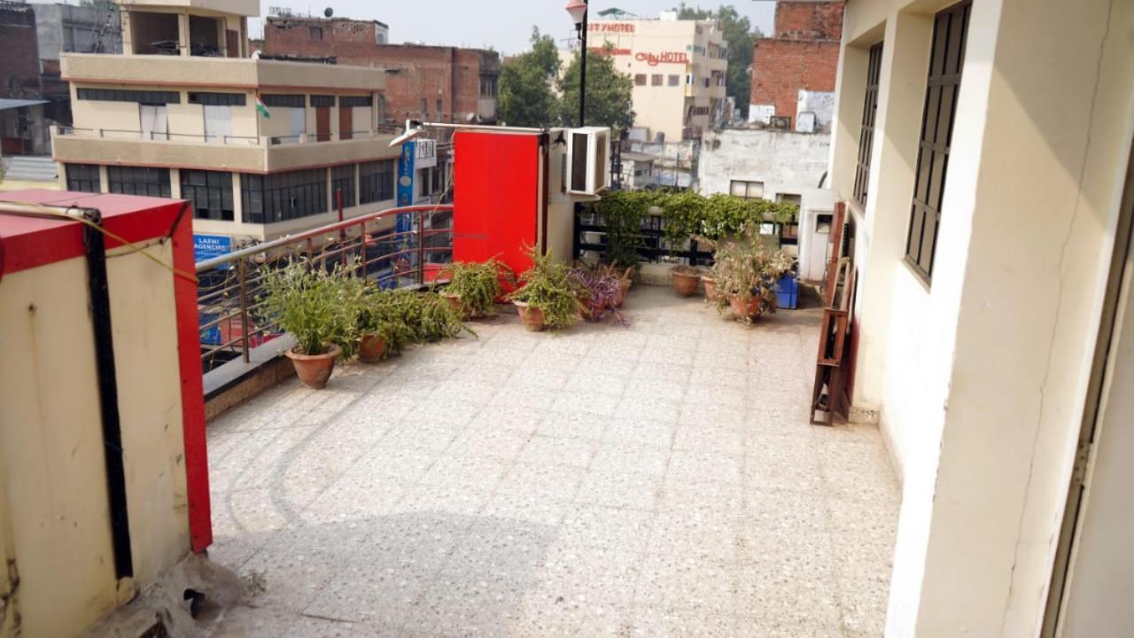 Hotel Atithi Niwas Prayagraj Bagian luar foto