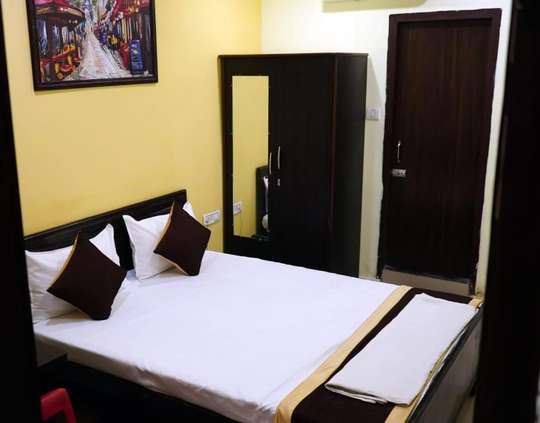 Hotel Atithi Niwas Prayagraj Bagian luar foto